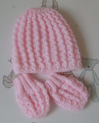 Pink hat & mitts set