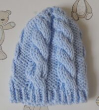 baby's chunky cable hat