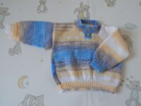 baby's round necked jumper