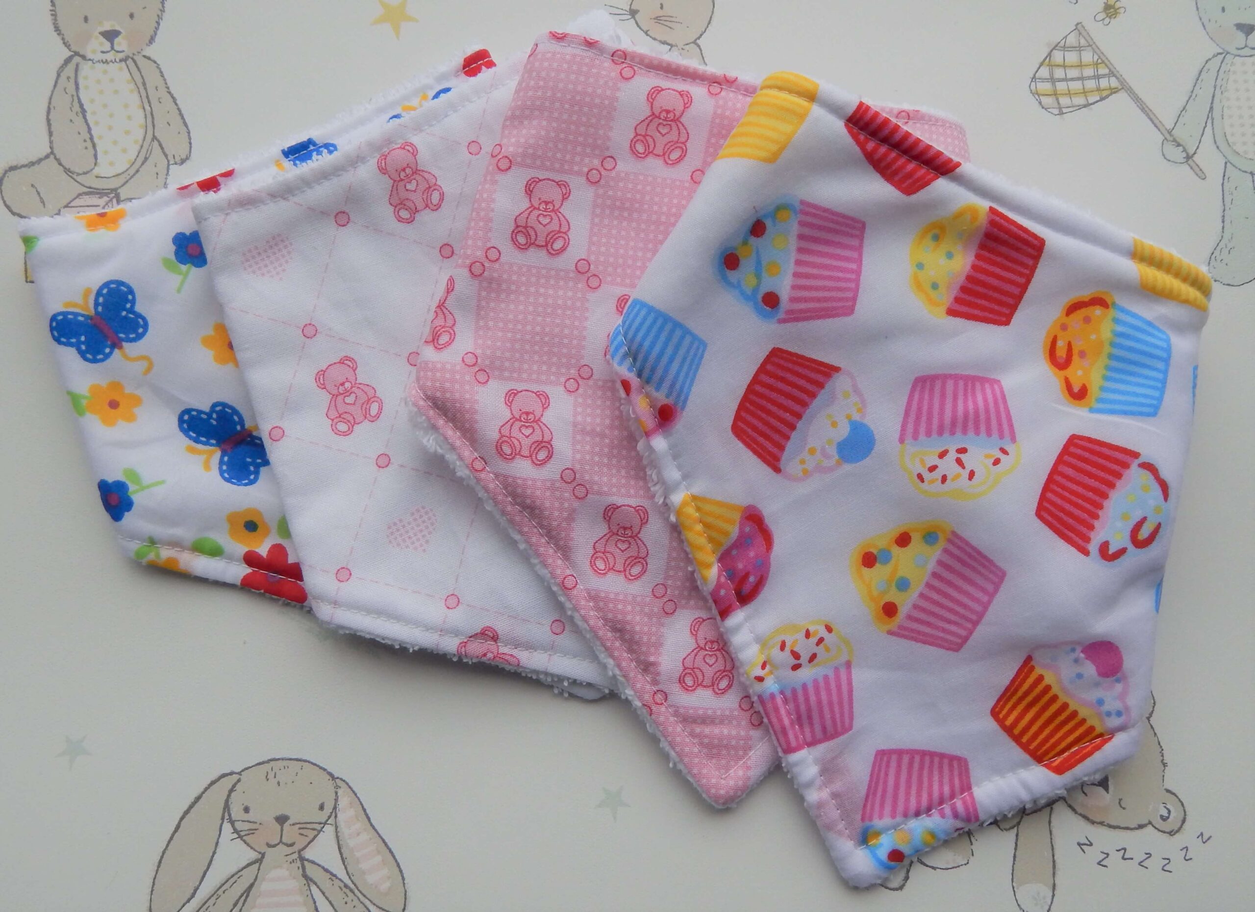B028 pink bandana bibs 2 0-6m