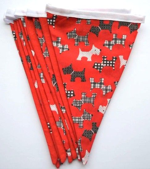 H047 fabric bunting scotties red