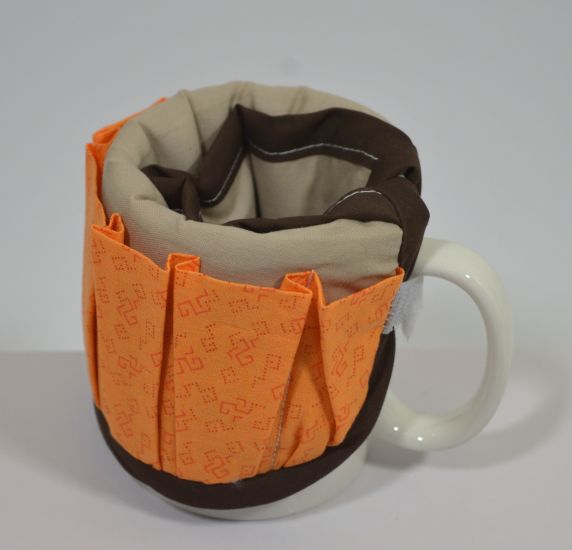 H125 Mug organiser beige orange pattern brown