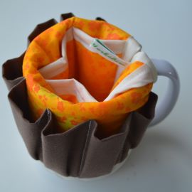 H523 mug organiser orange pattern brown cream (1)