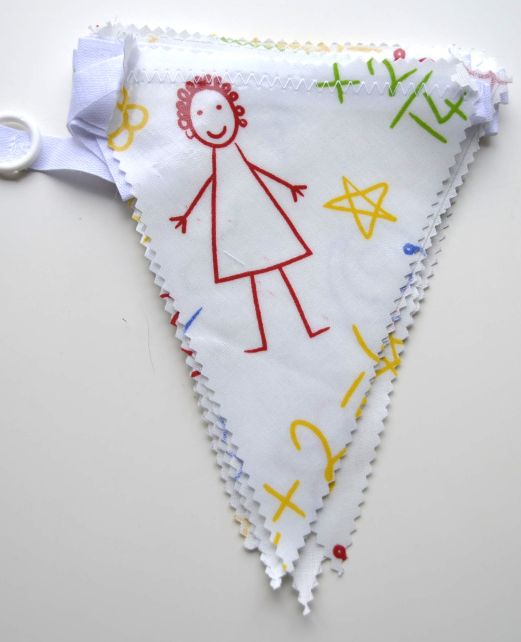 K056 Kids bunting oilcloth scribble