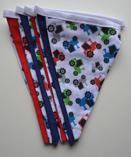 K026 Kids bunting red and blue